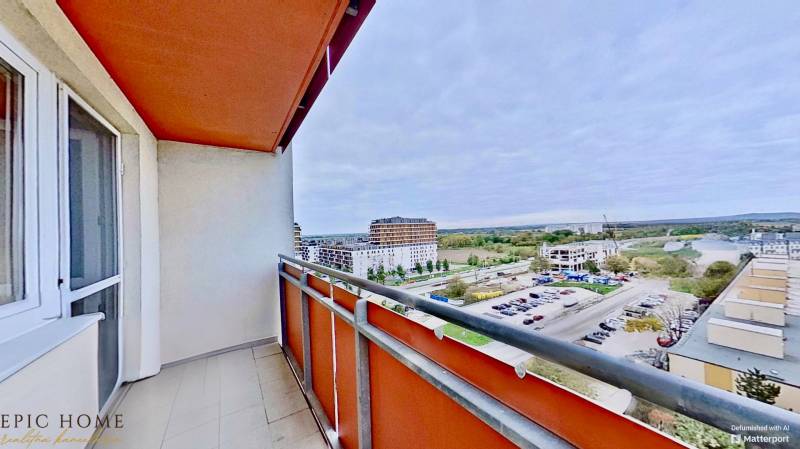 Prijemny-2-izbovy-byt-s-balkonom-v-starsej-novostavbe-Bratislava-Petrzalka-10242024_130210_defurnished.jpeg