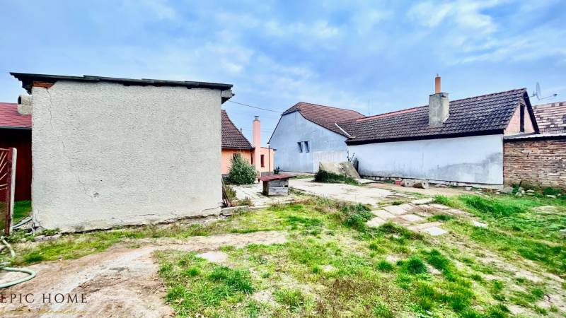 Dome_Sekule_Zahrada_Bazen_GROF_EPICHOME_IMG_7239.jpeg